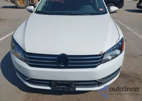 2012 Volkswagen Passat 2.5L S z USA, uszkodzony, nr VIN 1VWAP7A30CC027457